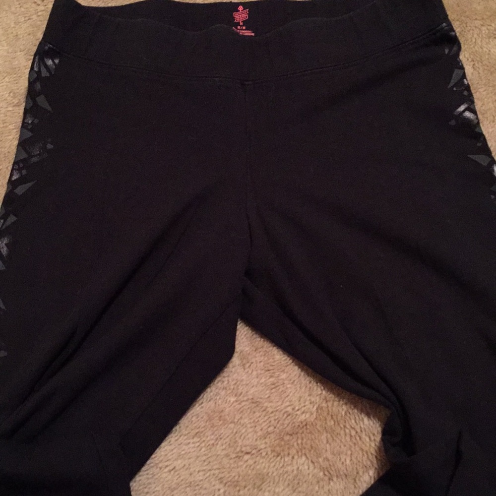 Invite Only Tights - Picture 2 of 6